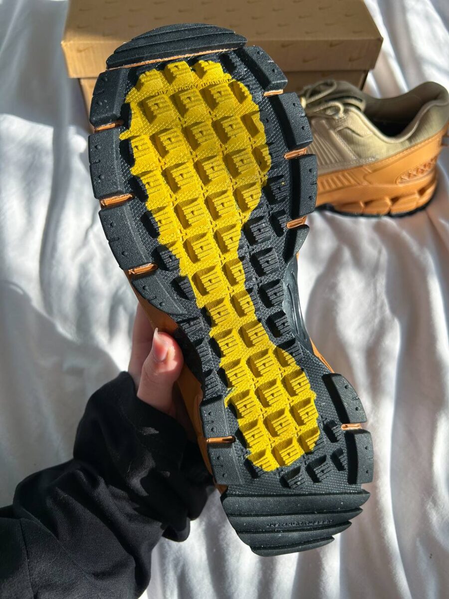 Nike Air Zoom Vomero Roam Flax HQ2181-200