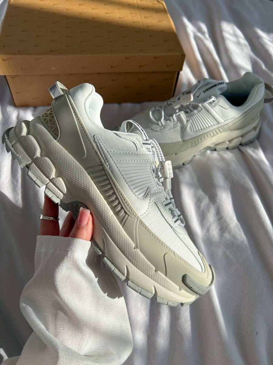 Nike Air Zoom Vomero Roam Summit White HV5951-100