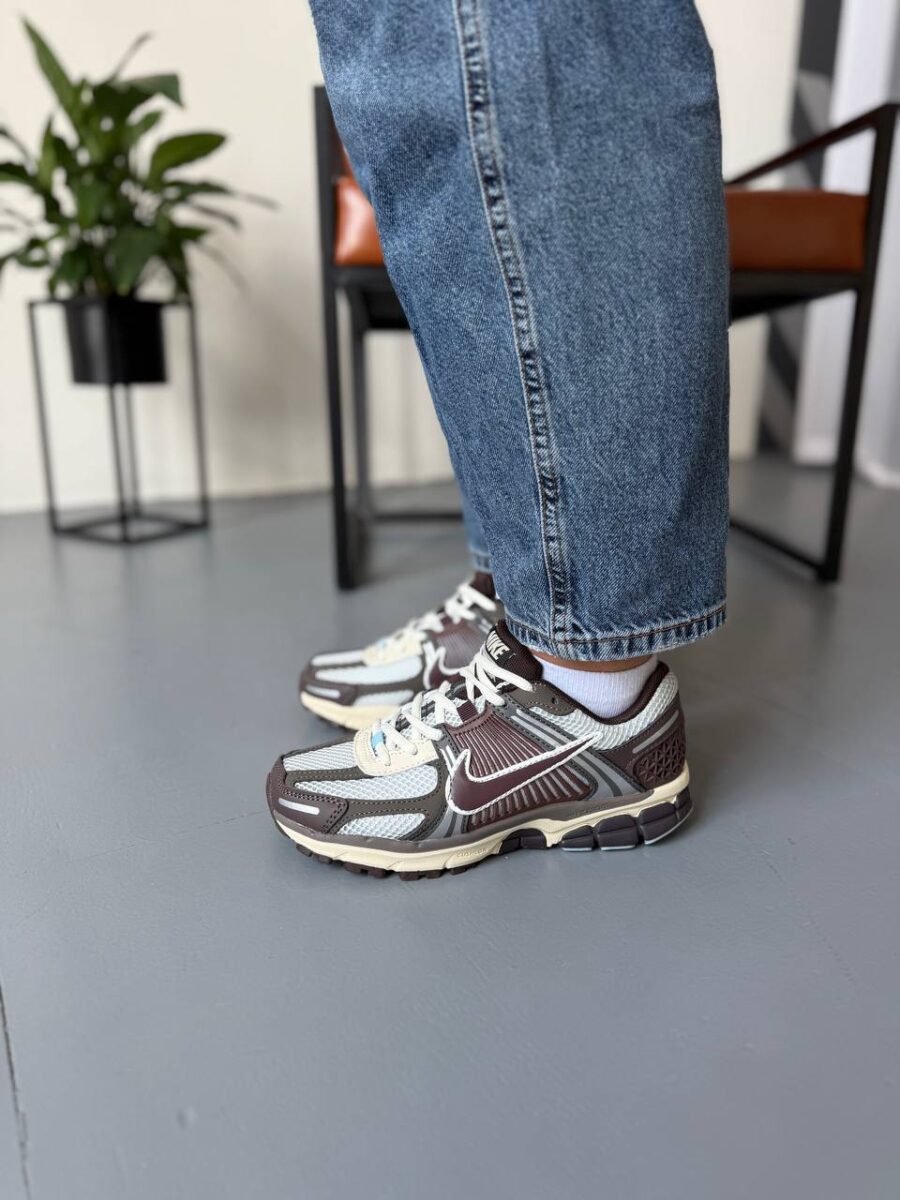 Nike Zoom Vomero 5 Earth Fossil FD9920-022