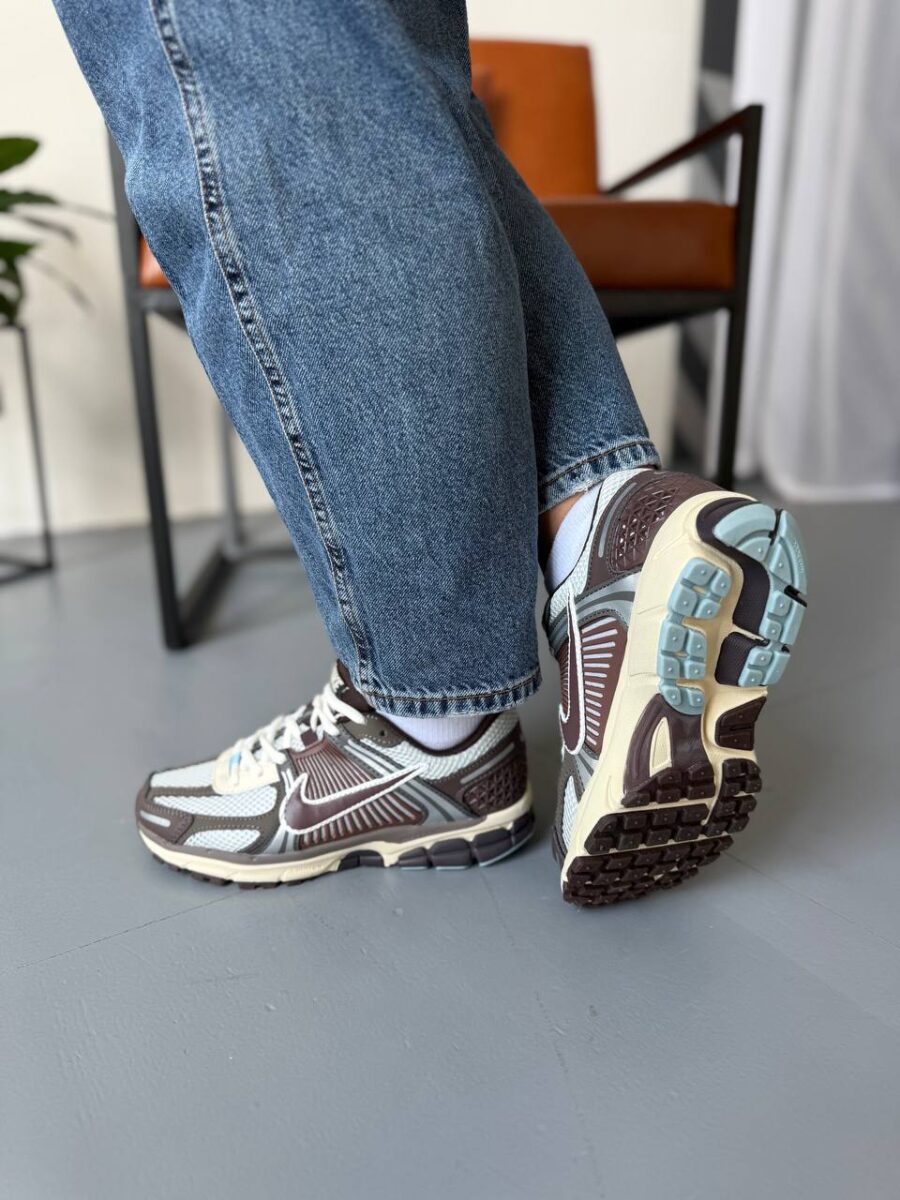 Nike Zoom Vomero 5 Earth Fossil FD9920-022