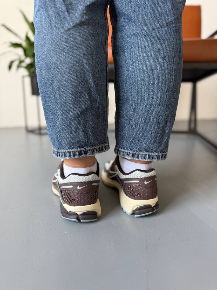 Nike Zoom Vomero 5 Earth Fossil FD9920-022