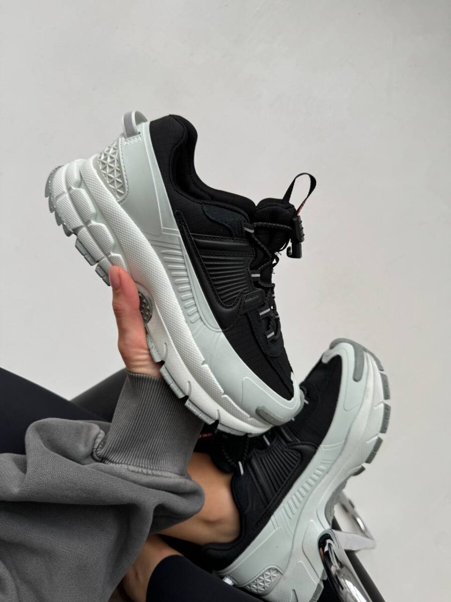 Nike Zoom Vomero Roam Black Light Silver FV2295-001