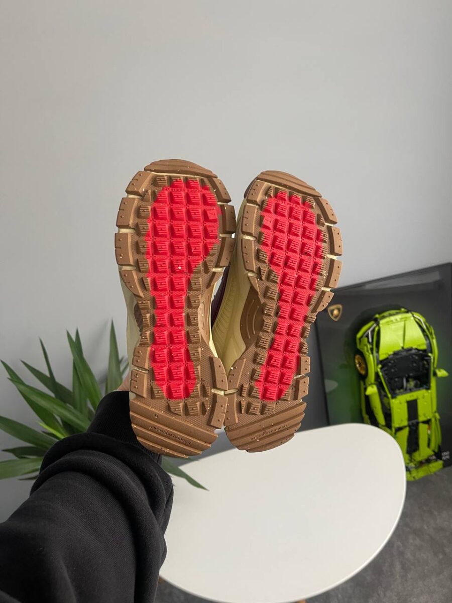 Nike Zoom Vomero Roam Team Red Gold HQ2181-700