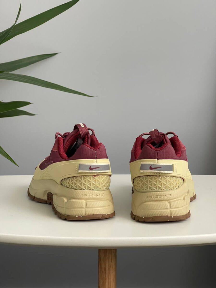Nike Zoom Vomero Roam Team Red Gold HQ2181-700