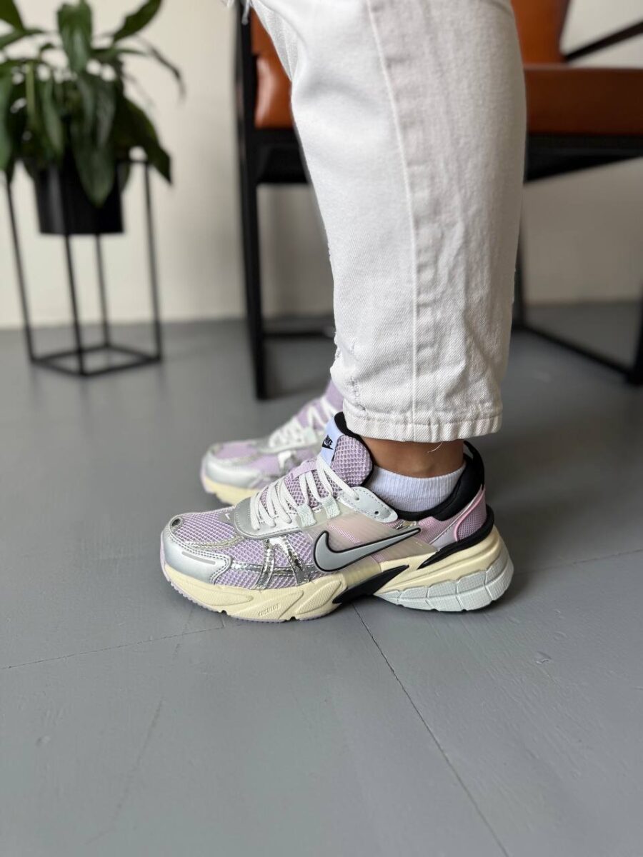 Nike V2K Run Doll Barely Grape HF1876-500