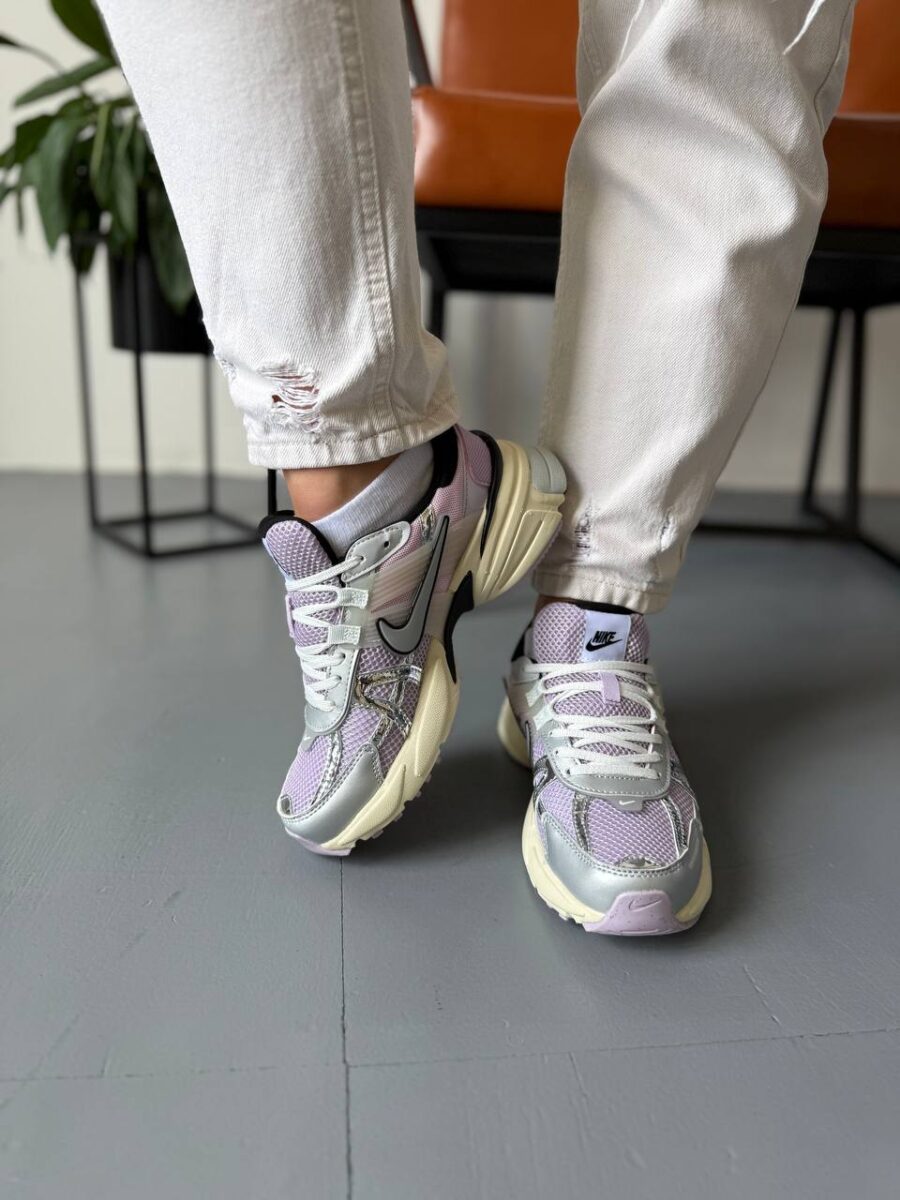 Nike V2K Run Doll Barely Grape HF1876-500