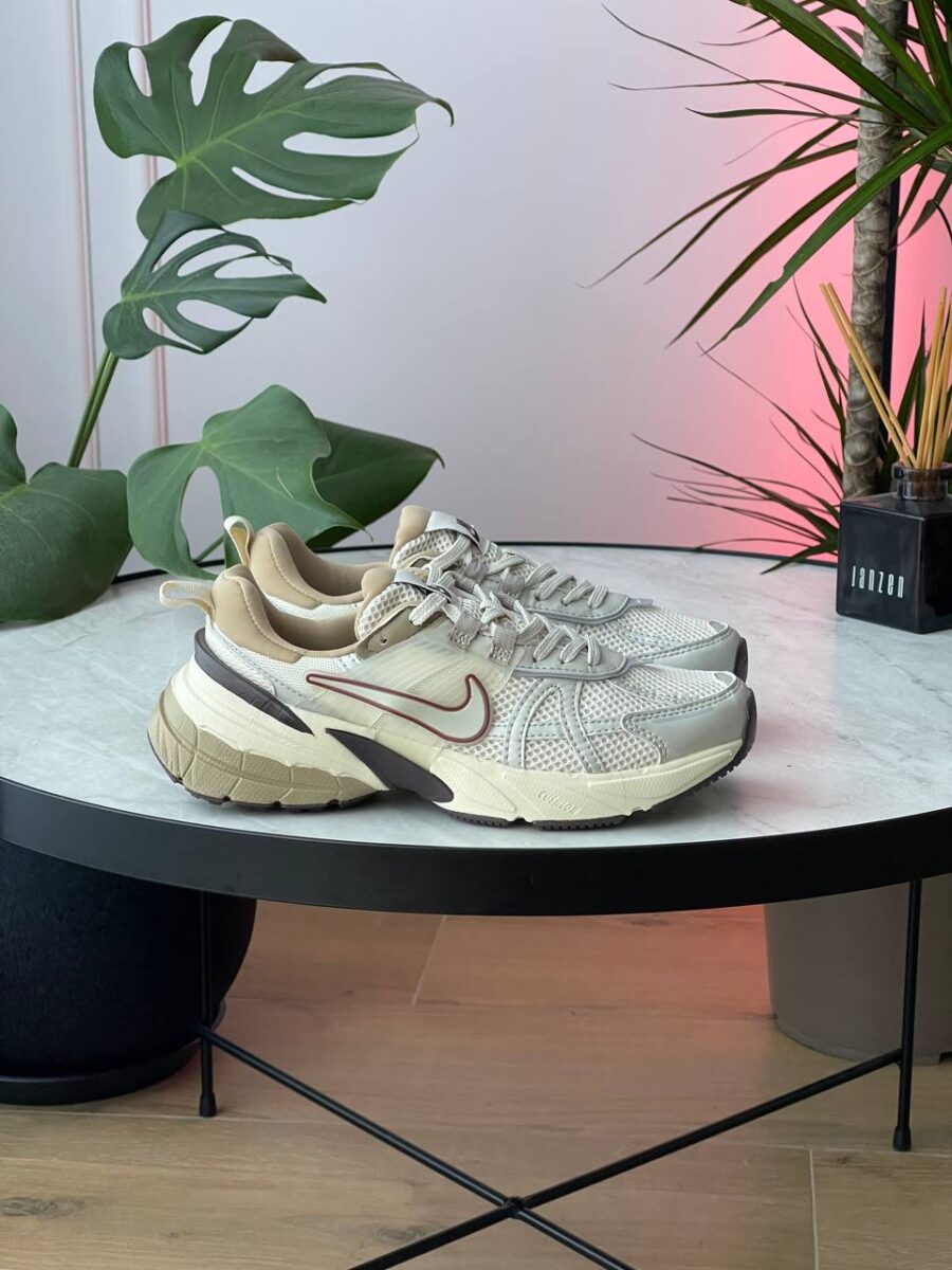 Nike V2K Run Light Orewood Brown FD0736-103