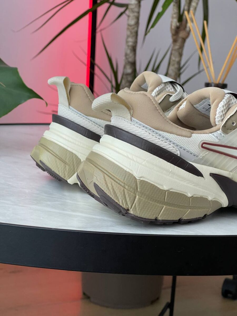 Nike V2K Run Light Orewood Brown FD0736-103