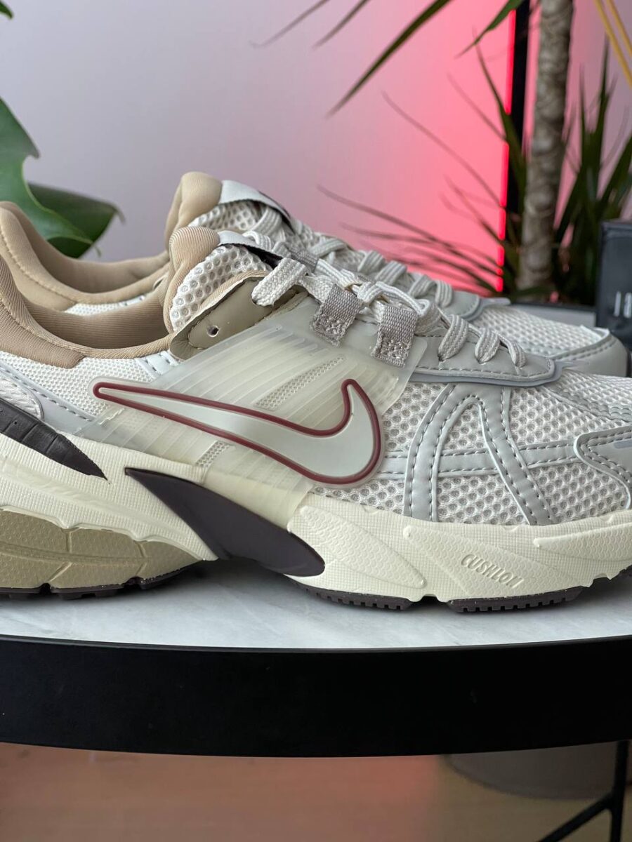 Nike V2K Run Light Orewood Brown FD0736-103