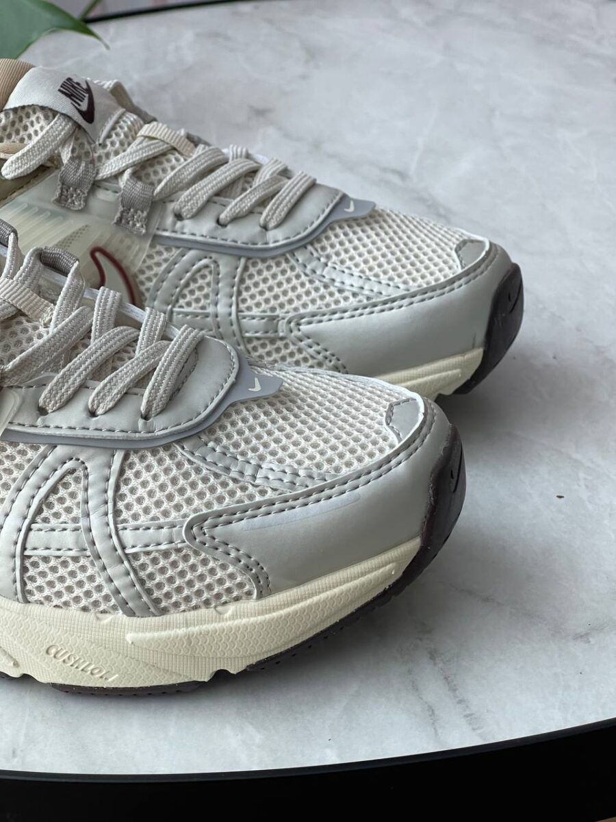 Nike V2K Run Light Orewood Brown FD0736-103