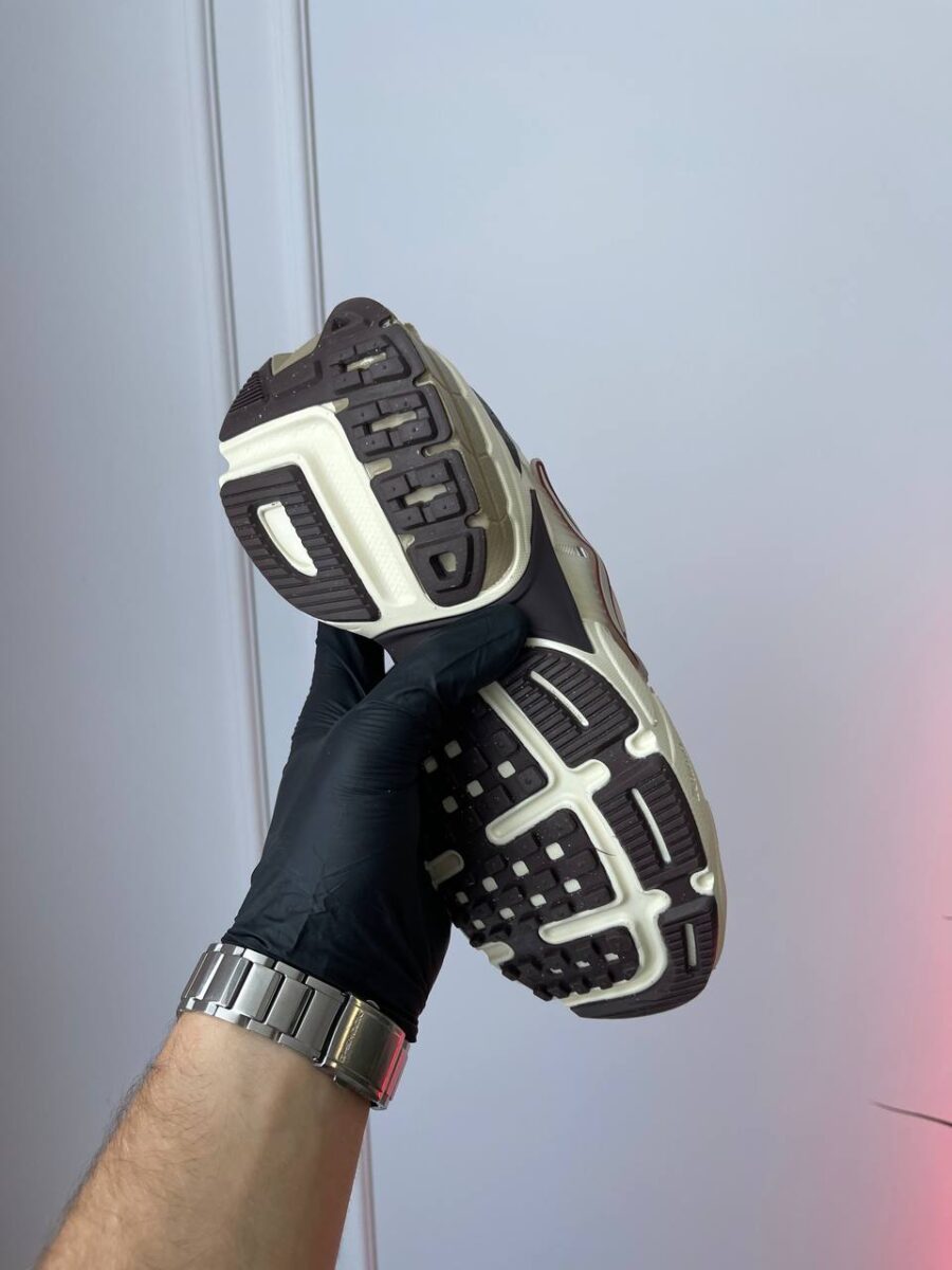 Nike V2K Run Light Orewood Brown FD0736-103