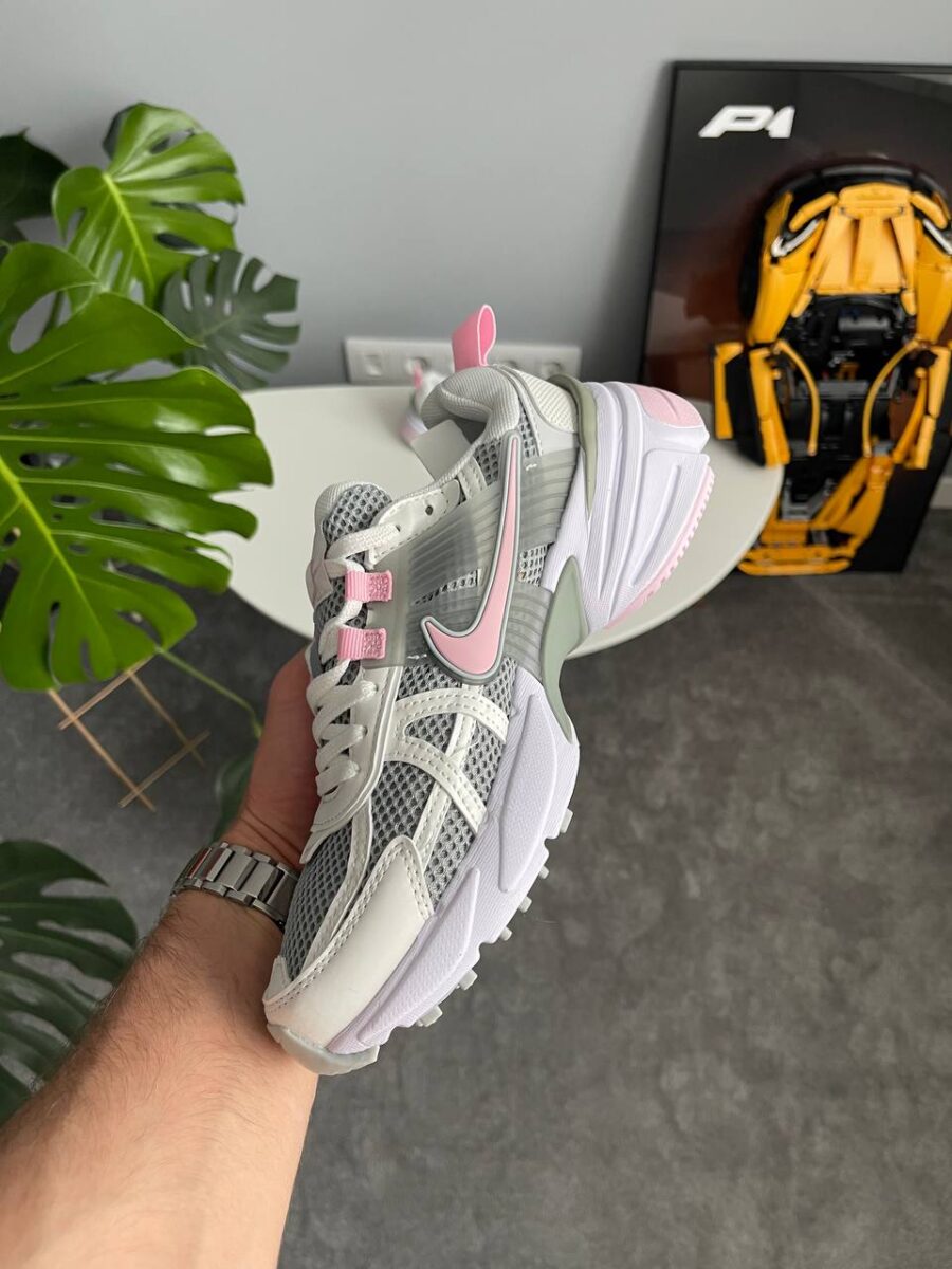 Nike V2K Run Pink Foam HQ4046-001