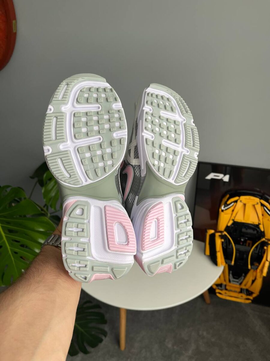 Nike V2K Run Pink Foam HQ4046-001