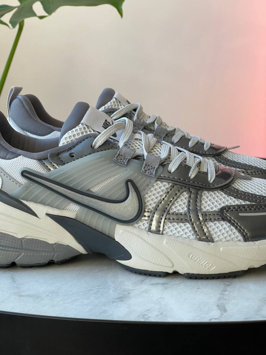 Nike V2K Run Pure Platinum Wolf Grey FD0736-003
