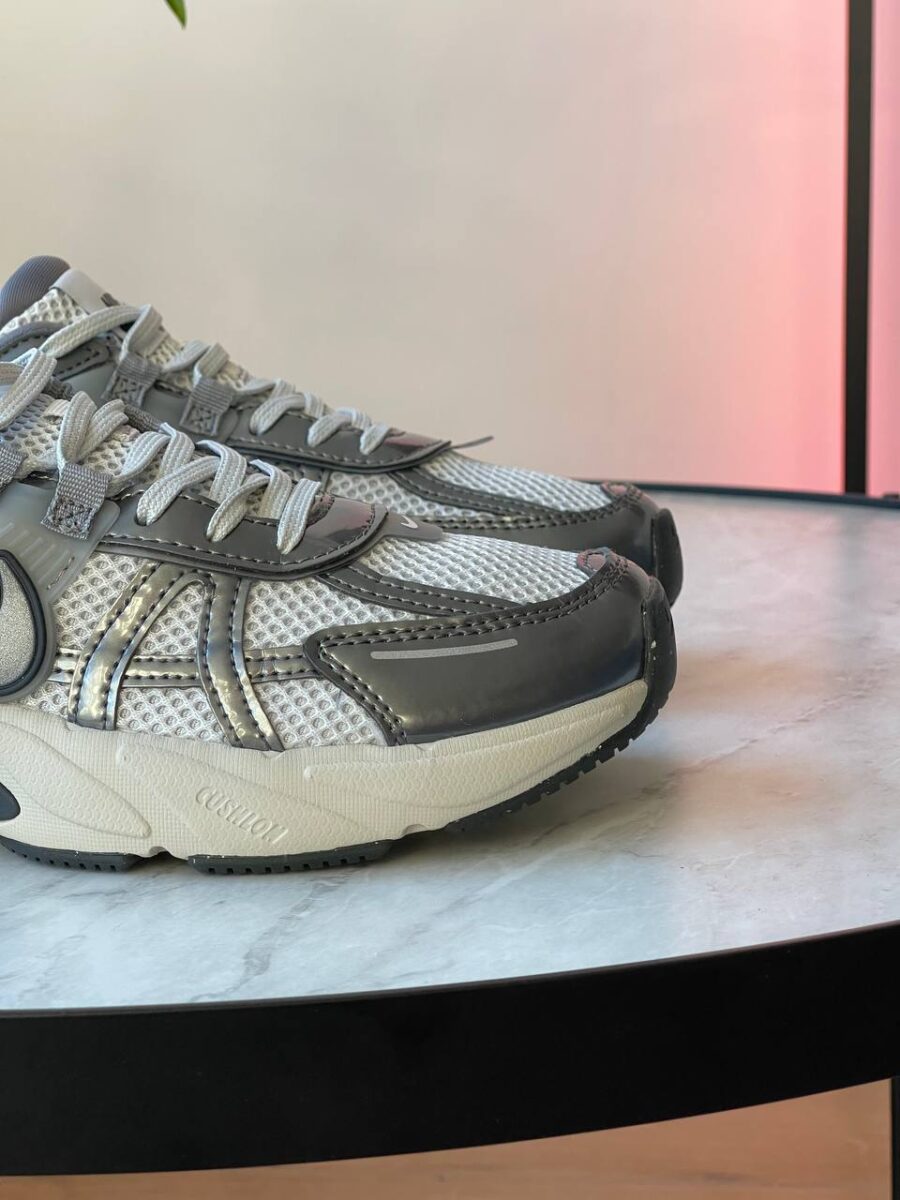 Nike V2K Run Pure Platinum Wolf Grey FD0736-003