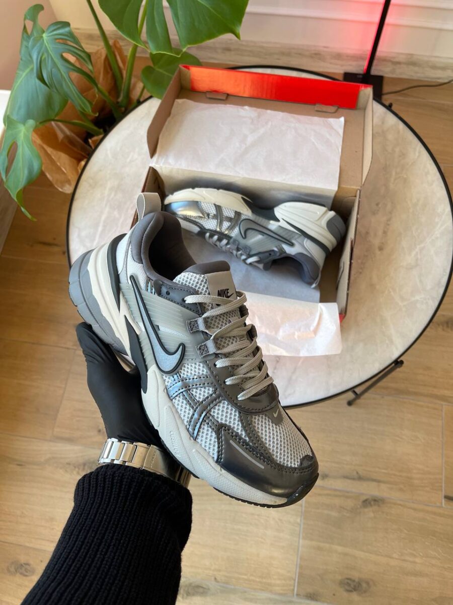 Nike V2K Run Pure Platinum Wolf Grey FD0736-003