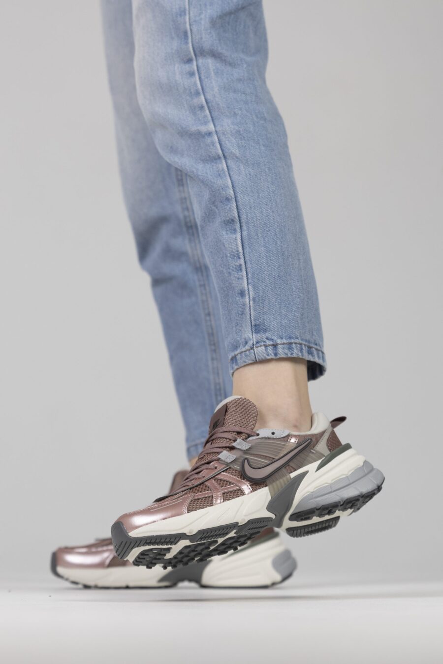 Nike V2K Run Smokey Mauve FD0736-200