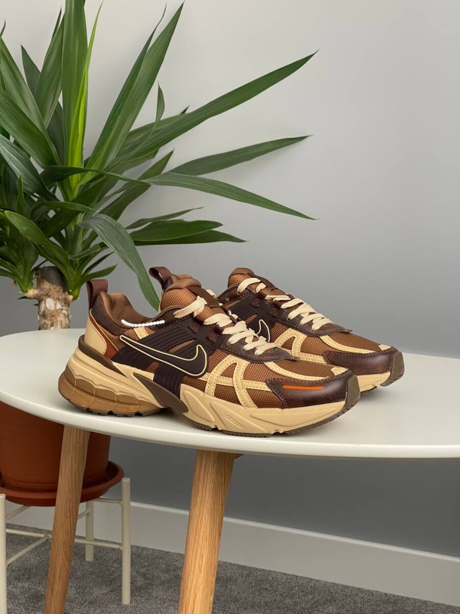 Nike V2k Run Light British Tan HQ3445-222