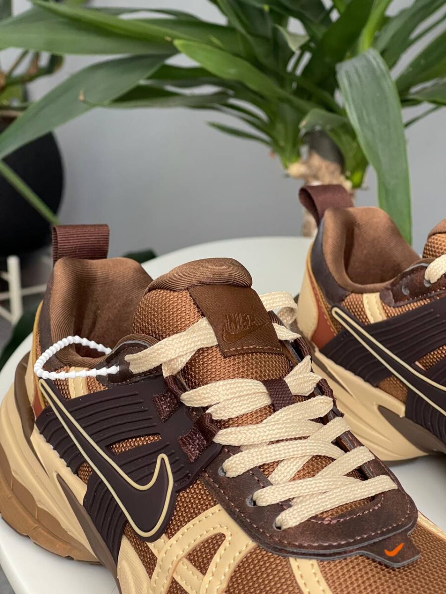 Nike V2k Run Light British Tan HQ3445-222