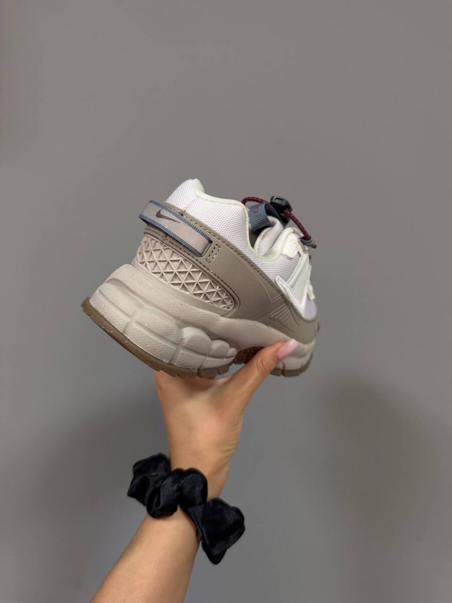 Nike Zoom Vomero Roam College Grey Gum HV4294-009 1